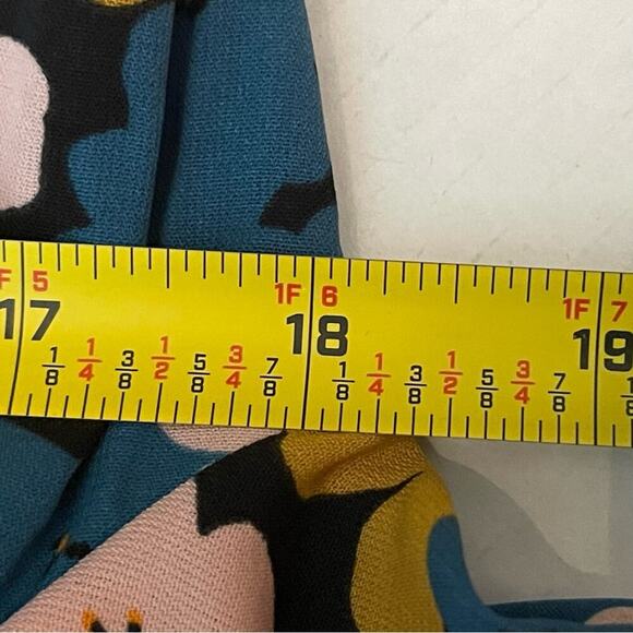 Cabi Black Bold Floral Button Down Cottage DollCore Shirt NWOT Size XS Oversized - Picture 10 of 11